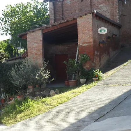 Domus Amica Bed & Breakfast Lu (Piedmont)