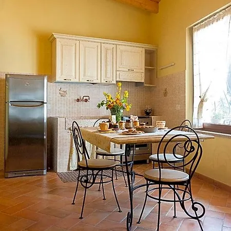 Domus Amica Bed & Breakfast