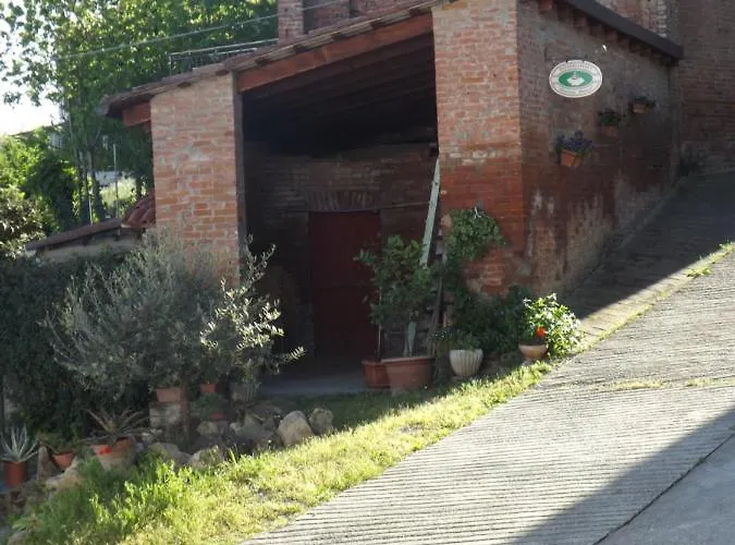 Domus Amica Bed and Breakfast Lu (Piedmont)